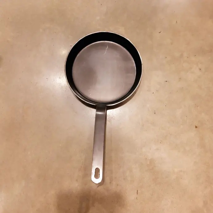 SARTEN DE HIERRO ESTAMPADA 25CMS DE 1 SOLA PIEZA. OXIDO
