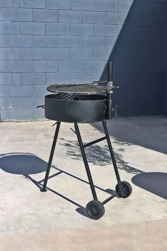 PARRILLA DISCO 53X94 CMS. CON RUEDAS. OXIDO