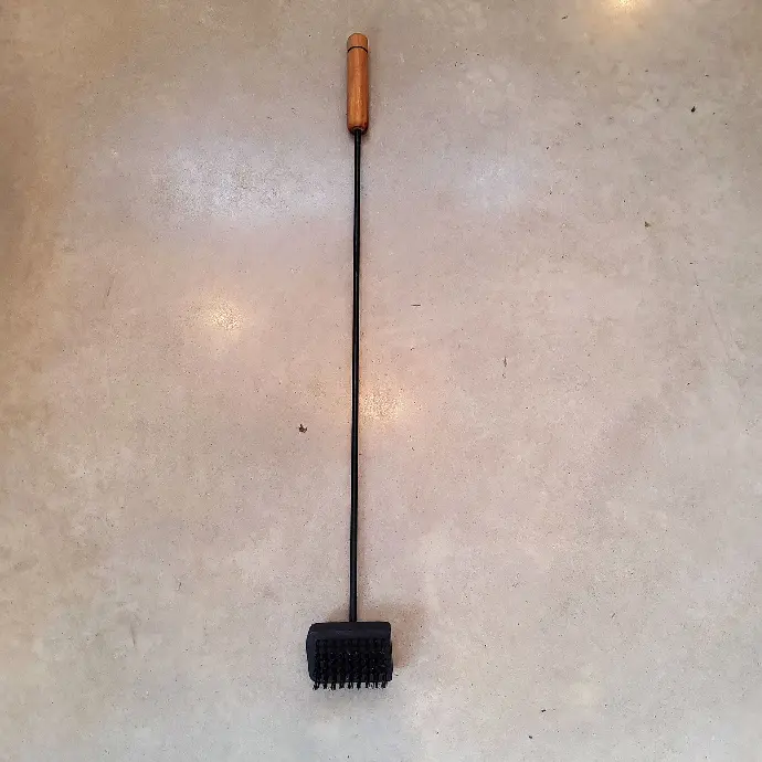 CEPILLO NEGRO TORNEADO LAPACHO OXIDO
